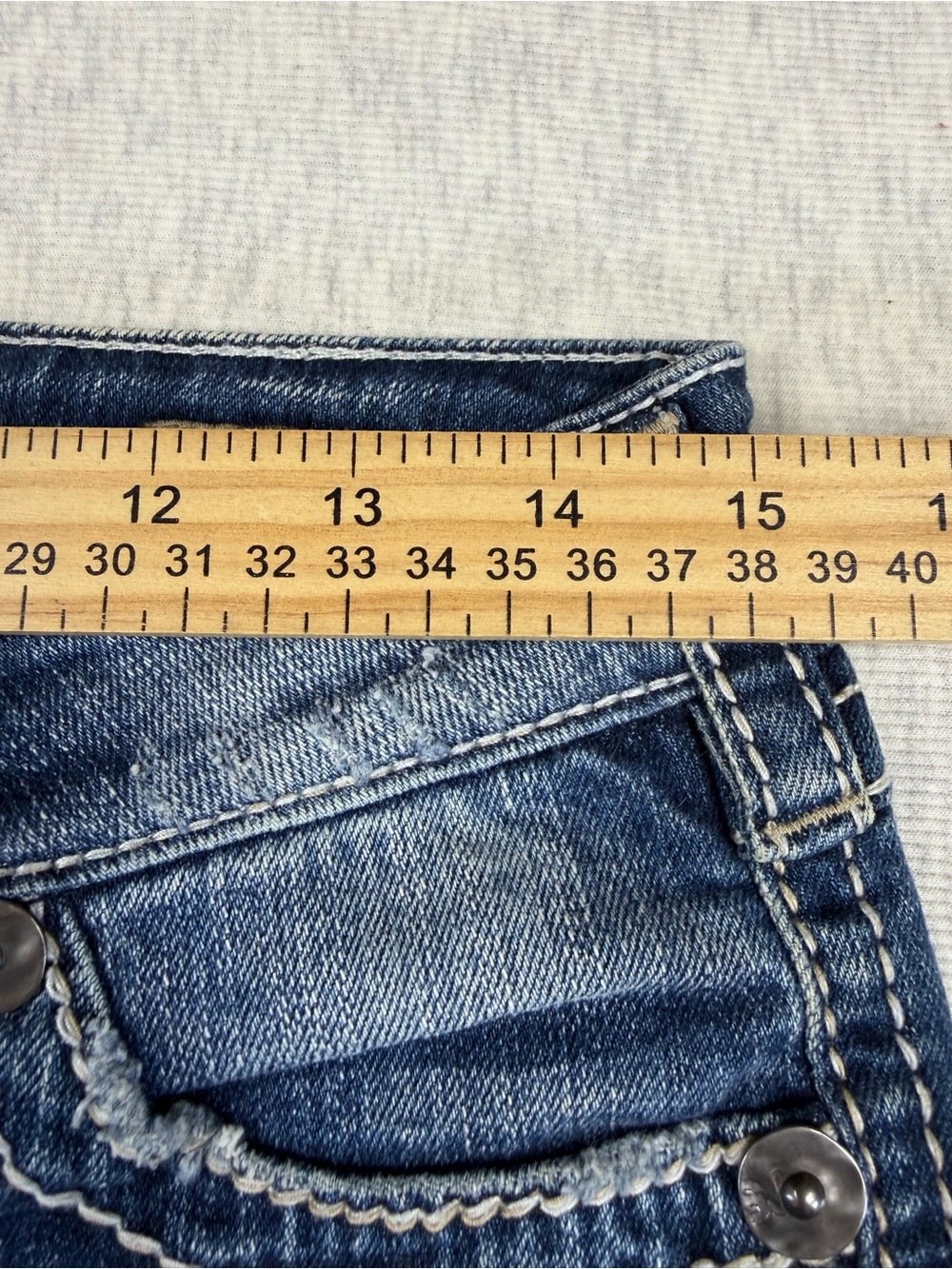 Silver Jeans Twisted Bootcut Distressed Low Rise Jeans Women’s 26 Y2K Western - Picture 9 of 15